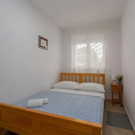 Apartment Idyllisches Nur 600 Meter Zum Mit Privater Terrasse, Wifi, Parkplatz