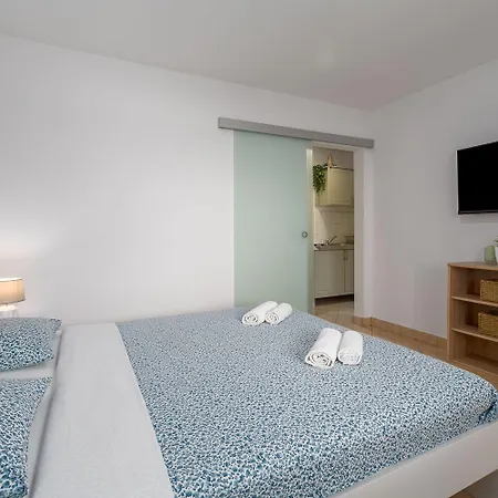 Apartamento Idyllisches Nur 600 Meter Zum Mit Privater Terrasse, Wifi, Parkplatz