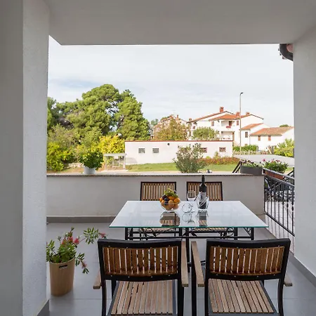Apartment Idyllisches Nur 600 Meter Zum Mit Privater Terrasse, Wifi, Parkplatz *