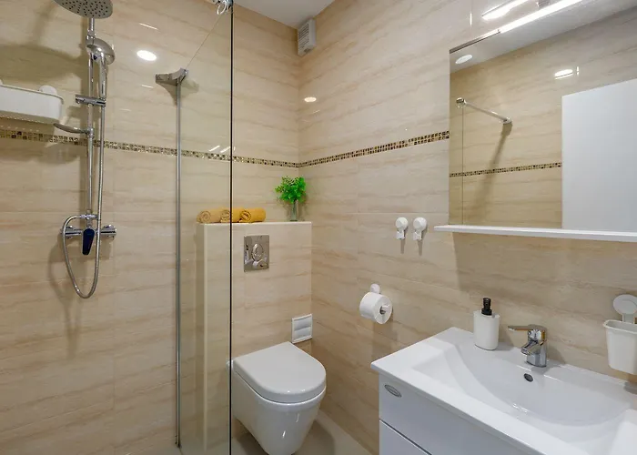 Idyllisches Nur 600 Meter Zum Mit Privater Terrasse, Wifi, Parkplatz Apartamento