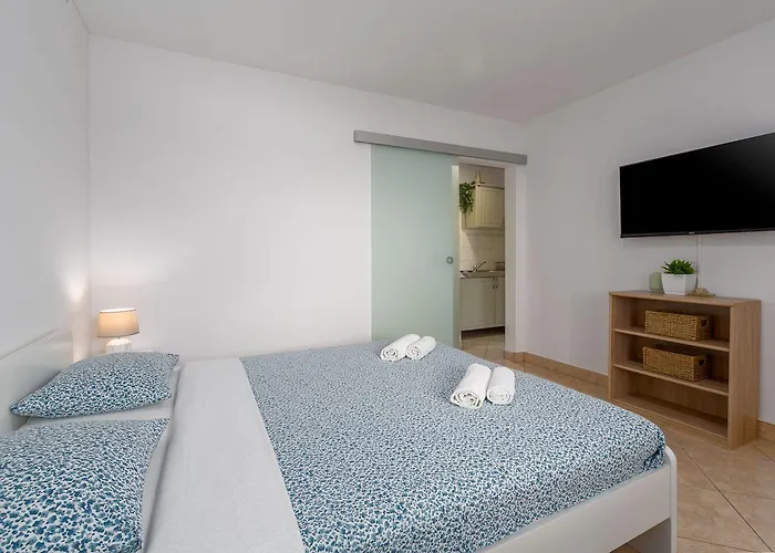 Apartamento Idyllisches Nur 600 Meter Zum Mit Privater Terrasse, Wifi, Parkplatz