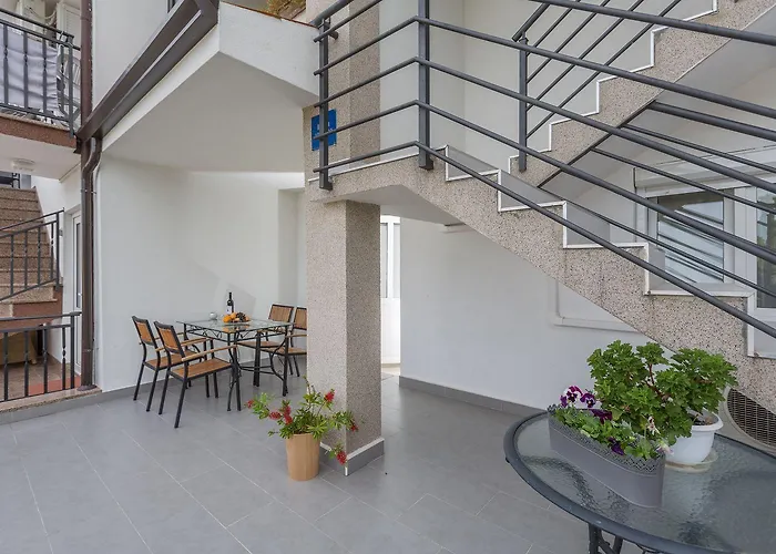 Idyllisches Nur 600 Meter Zum Mit Privater Terrasse, Wifi, Parkplatz Apartamento